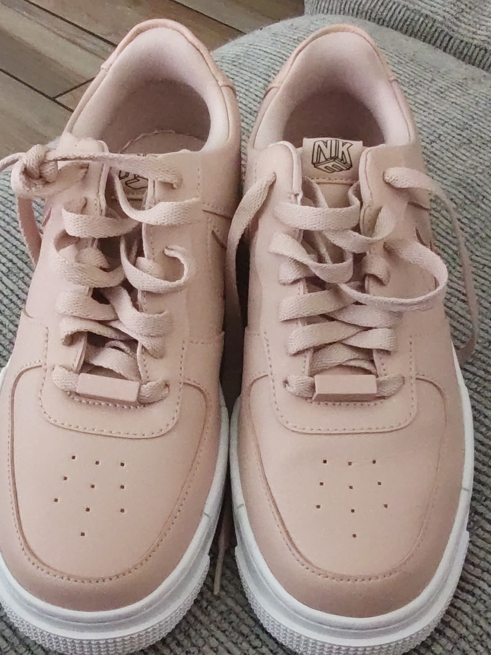 Nike Men’s Low-Top Sneakers in Blush Pink